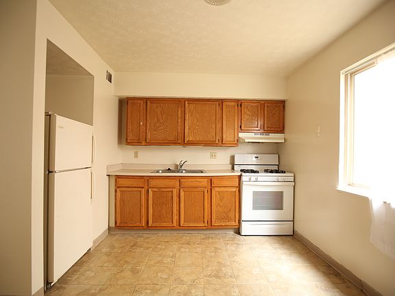 3rd image of 347 13th Ave