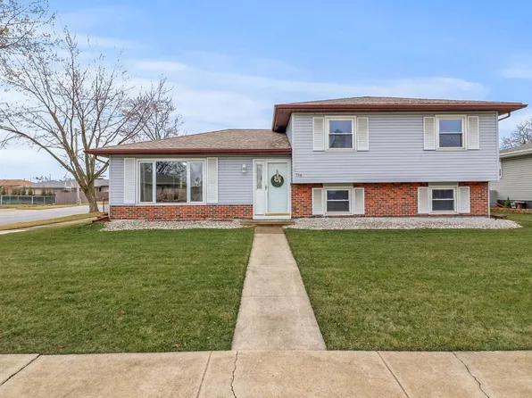 718 205th Pl, Dyer, IN 46311