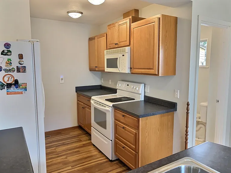 535 W Wisconsin St — Photo 8