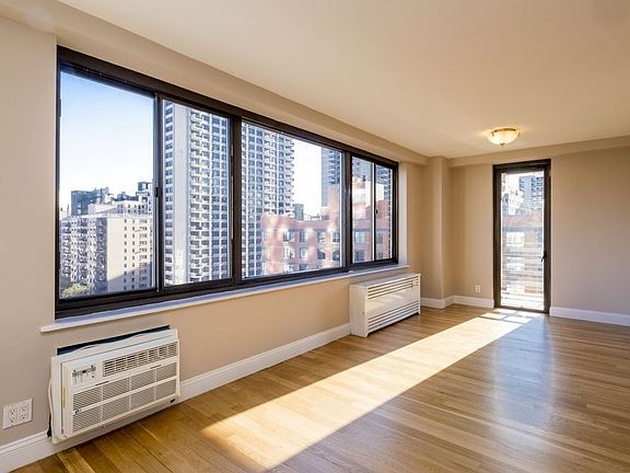 4th image of 784 Columbus Ave APT 15P