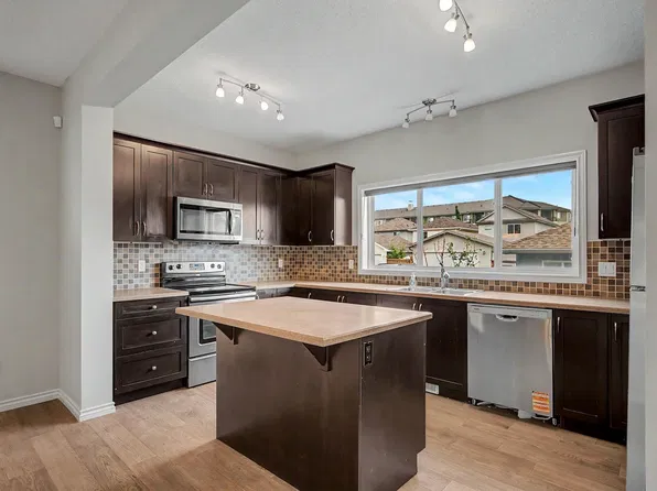 608 McDonough Link NW, Edmonton, AB T5Y 0M8