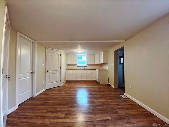 3rd image of 2555 Bushnell Ave