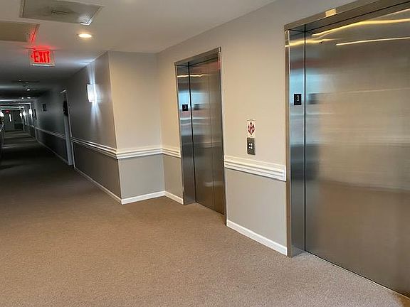 3rd image of 851 W 4th St Unit 9