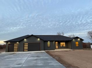 405 Raspberry Rd, Highlandville, MO 65669