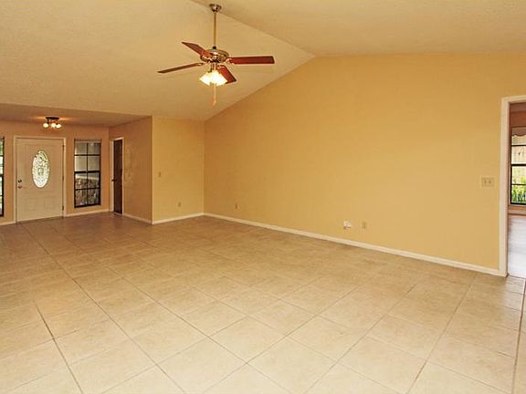 3rd image of 15915 Shawver Lake Dr