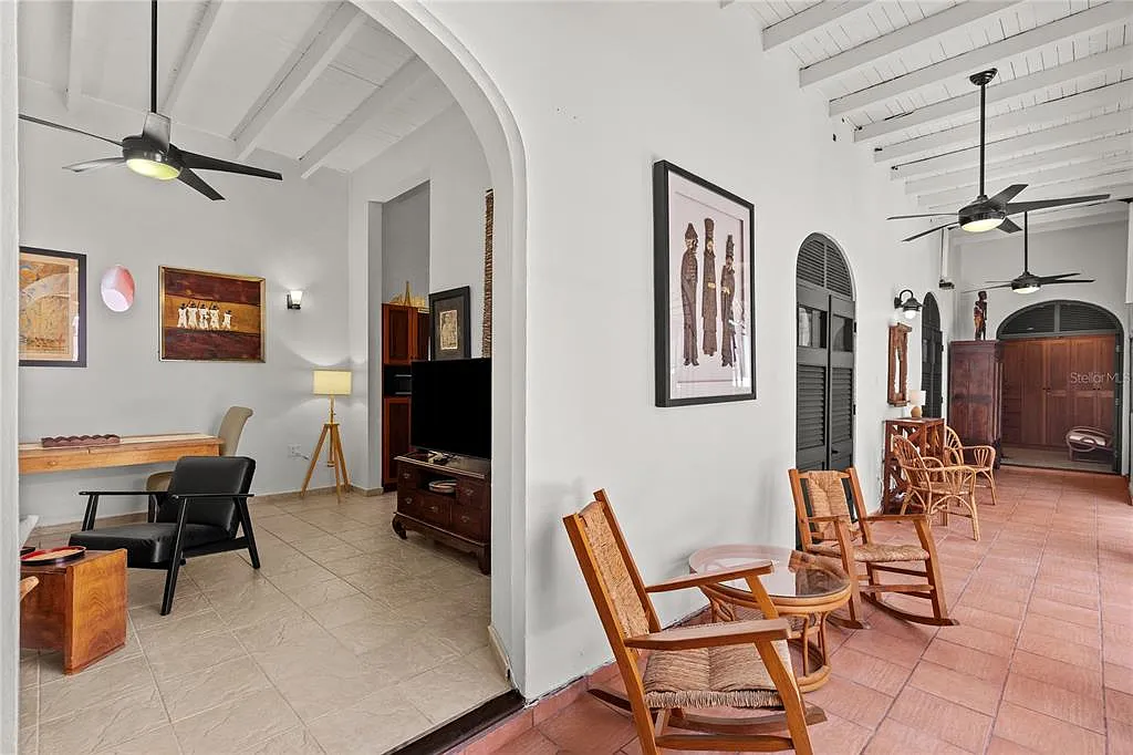 3 bed, 1.0 bath, 1912 sqft, $3,500 — Photo 4