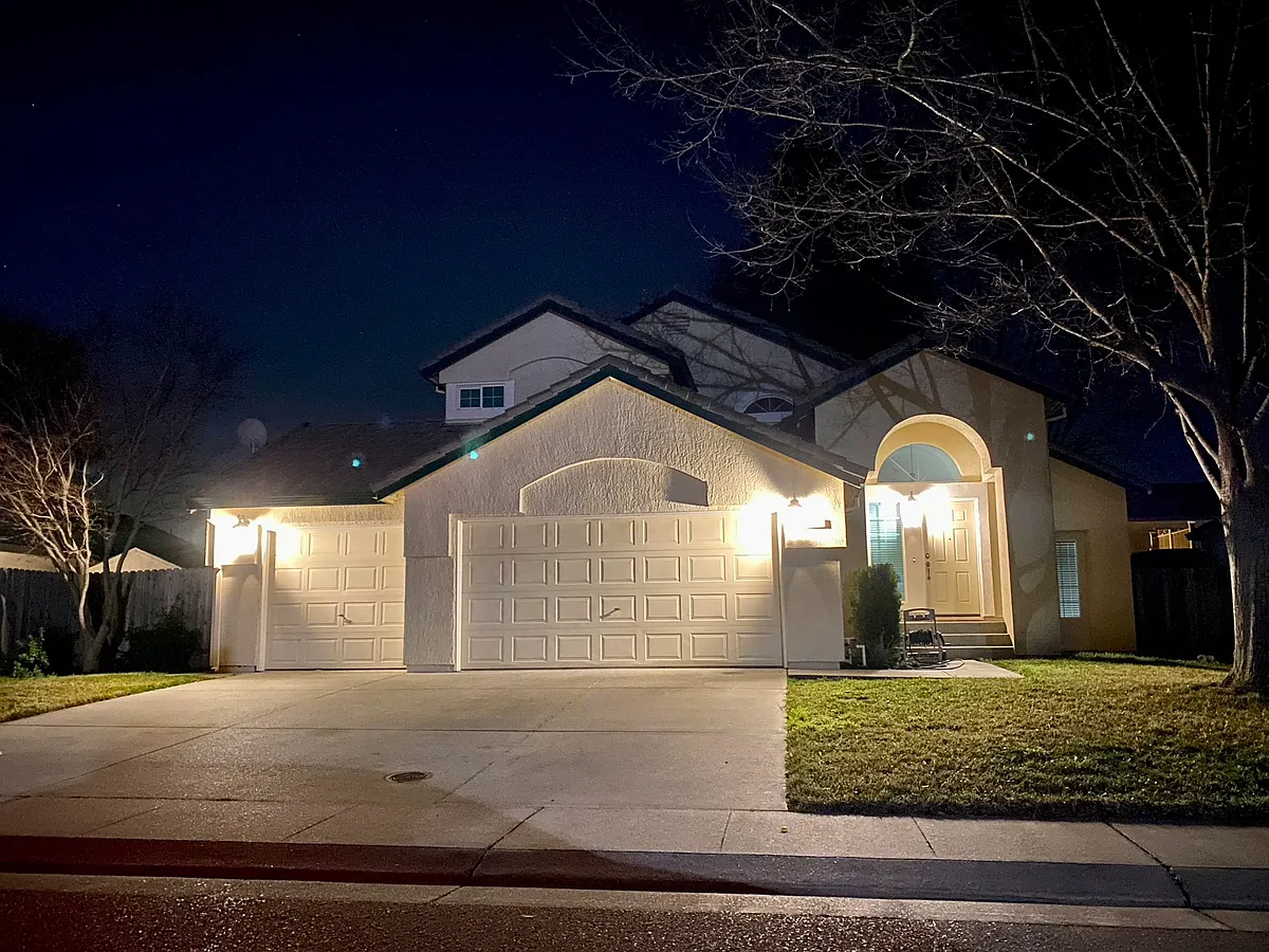 Building Photo - 390 Brians Ct