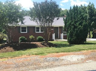 5310 Lakeland Dr, Roanoke, VA 24018