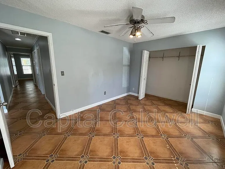 12813 Starling Dr — Photo 36