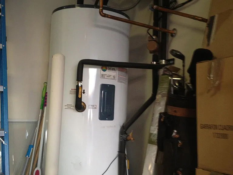 Solar hot water tank
