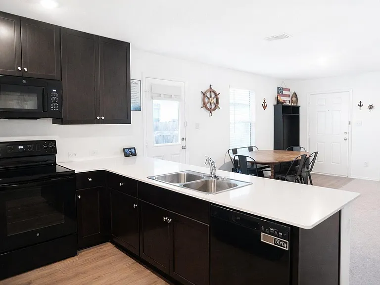 609 Marty Allen Loop — Photo 4