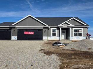 222 McCarran Ave NE, Cedar Rapids, IA 52402