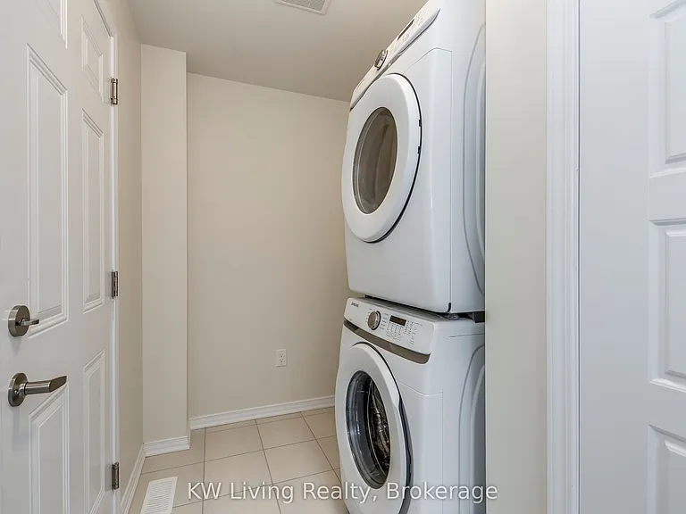 17 Allcroft Ct #UPPER — Photo 11