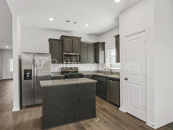 5th image of 11104 Santana Dr