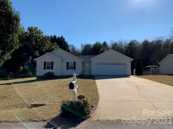 118 Freshfield Dr, Hudson, NC 28638