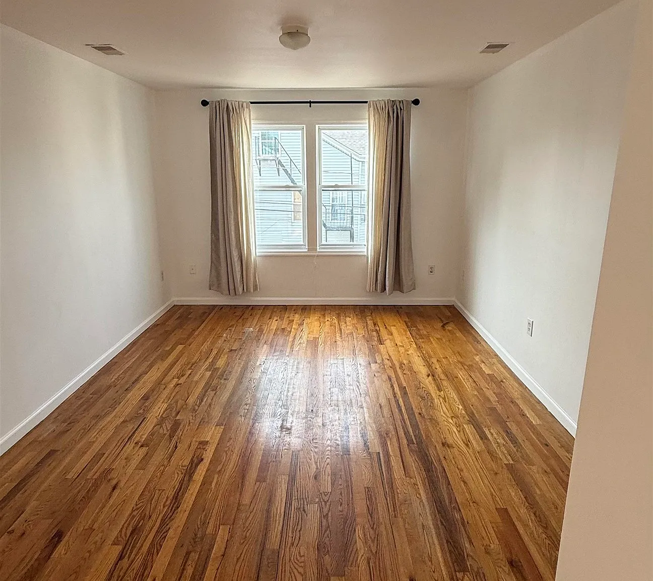 2 bed, 1.0 bath, $1,950 — Photo 3