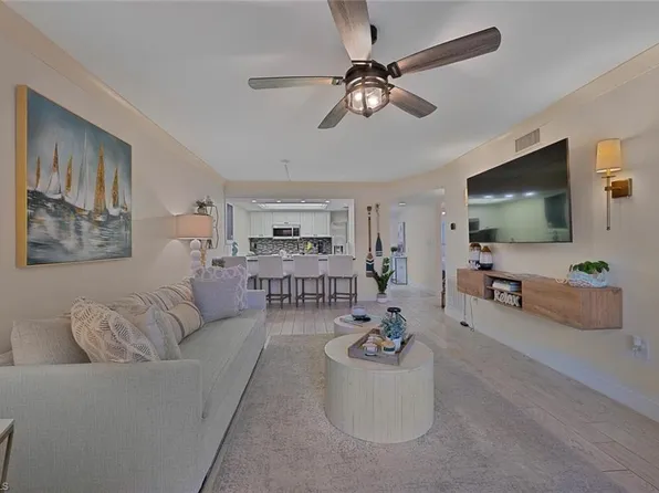 154 Cypress Way E #2, Naples, FL 34110