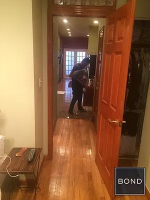 Rented by Bond New York | media 25