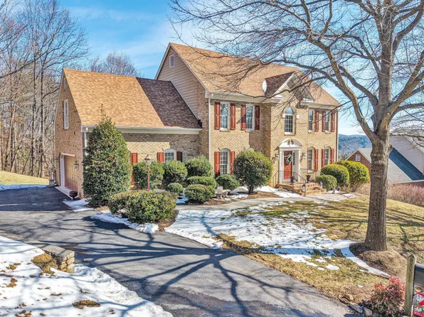 5852 Salisbury Dr, Roanoke, VA 24018