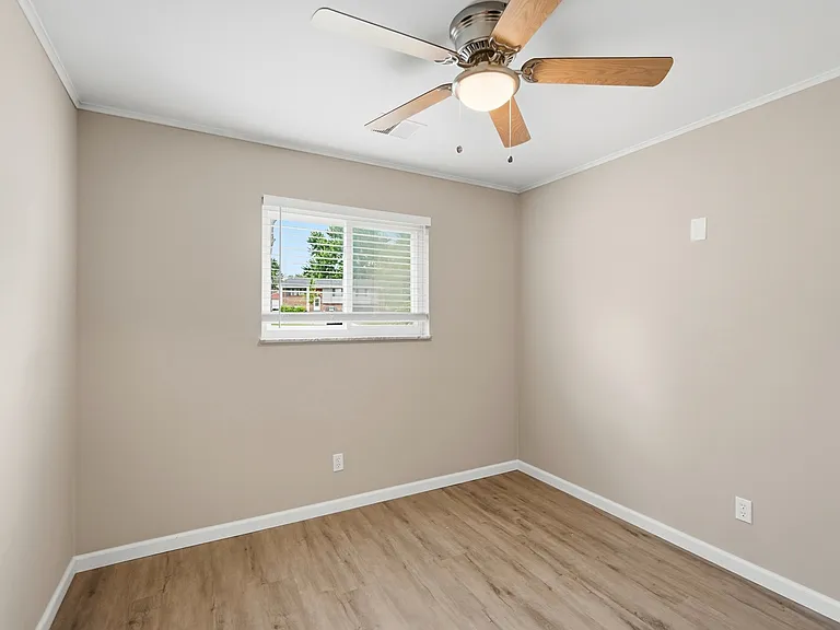 3920 Pobst Dr — Photo 17