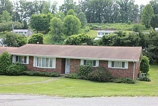 1st image of 501 Goldfinch Ln