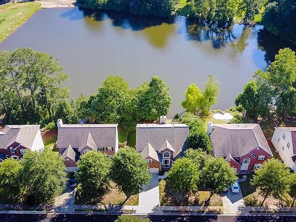 2nd image of 542 Autumn Shore Dr