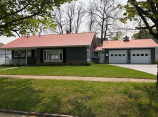 327 Young St, Cheboygan, MI 49721