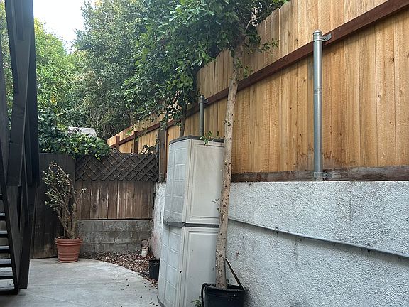 2nd image of 523 Graceland Dr