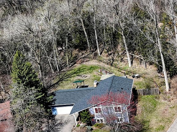 5th image of 125 Pleasant Ln E