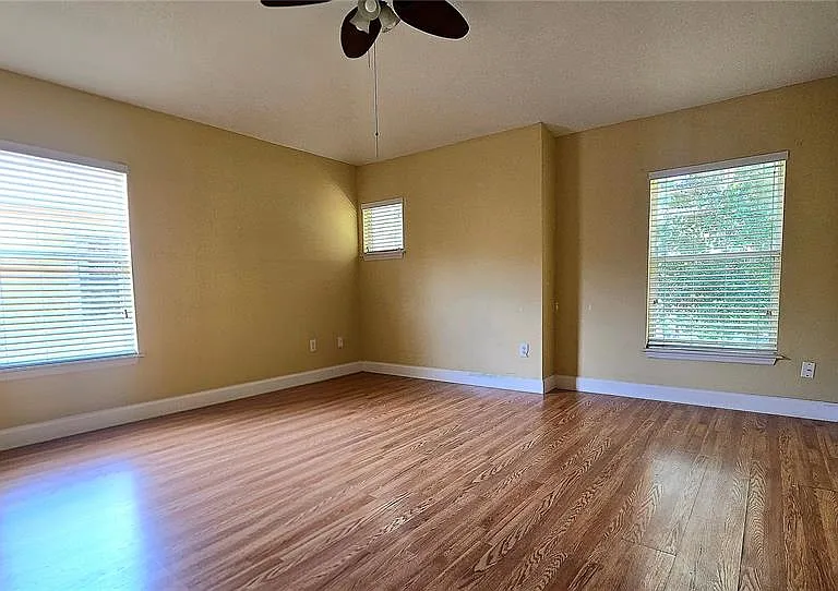 2921 Pine Oak Trl — Photo 16