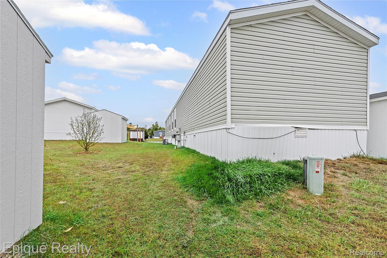 83 Elm Ave, photo 4