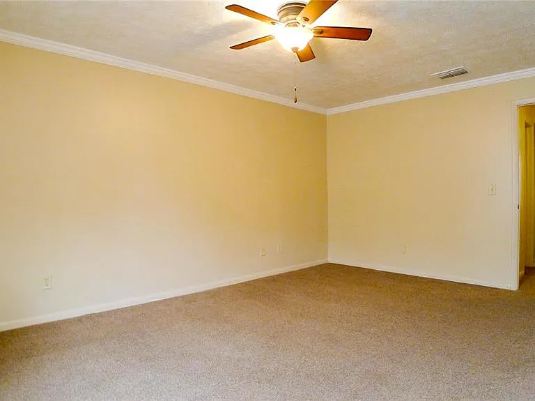 608 Lynchburg Dr — Photo 16