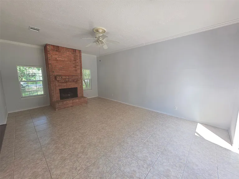 8 Fawnchase Ct — Photo 3