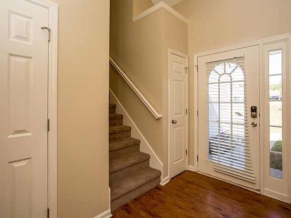 2nd image of 512 Nicolas Pl