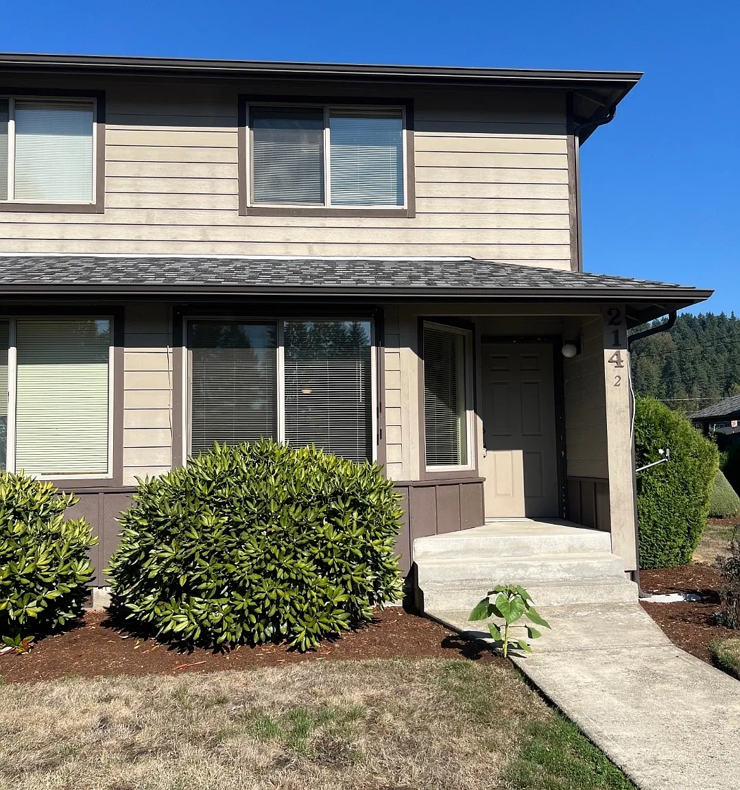 2 bed, 1.5 bath, 1050 sqft, $2,195 — Photo 2