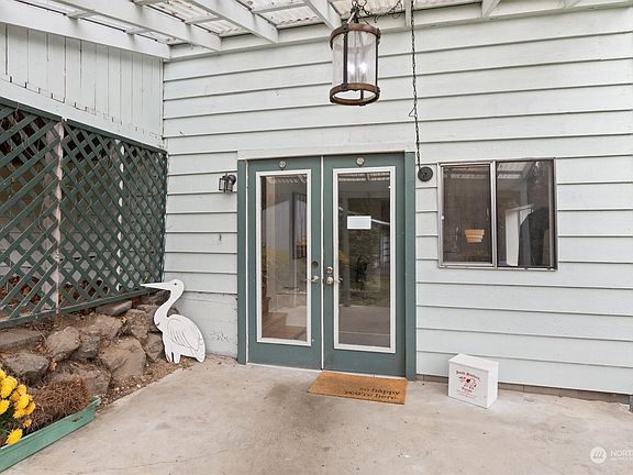 2nd image of 18401 61st Avenue NE