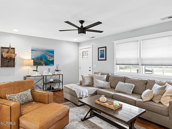 5th image of 321 Englewood Drive