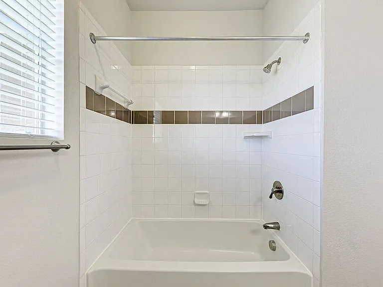 Riverhorse Ranch Apartments II — Photo 32