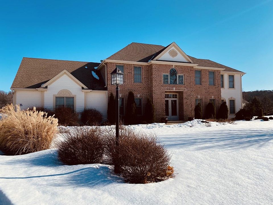 1st image of W288N6372 Darles Ct