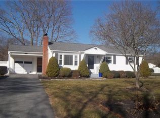 15 Phillips Rd, East Greenwich, RI 02818