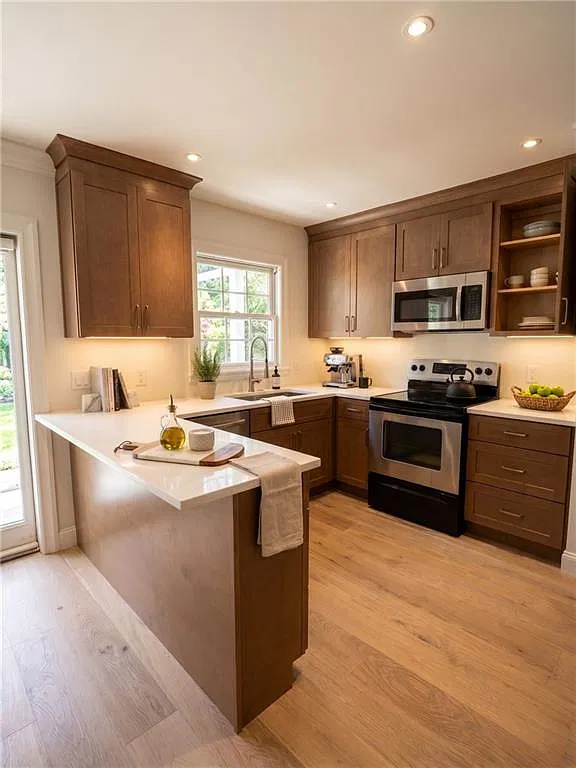2 bed, 2.0 bath, 1050 sqft, $2,200 — Photo 1