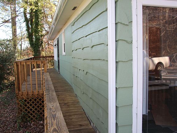 Nice deck along side