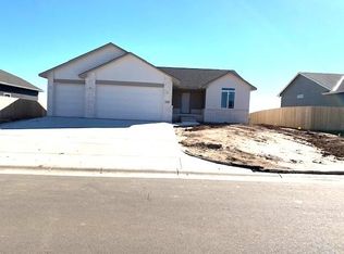 4360 N Rutgers Cir, Maize, KS 67101