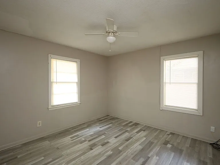 728 Vallotton Dr — Photo 6