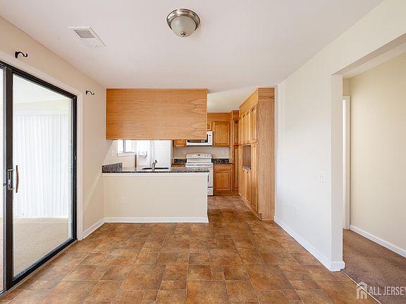 5th image of 253 Belmar Rd #B