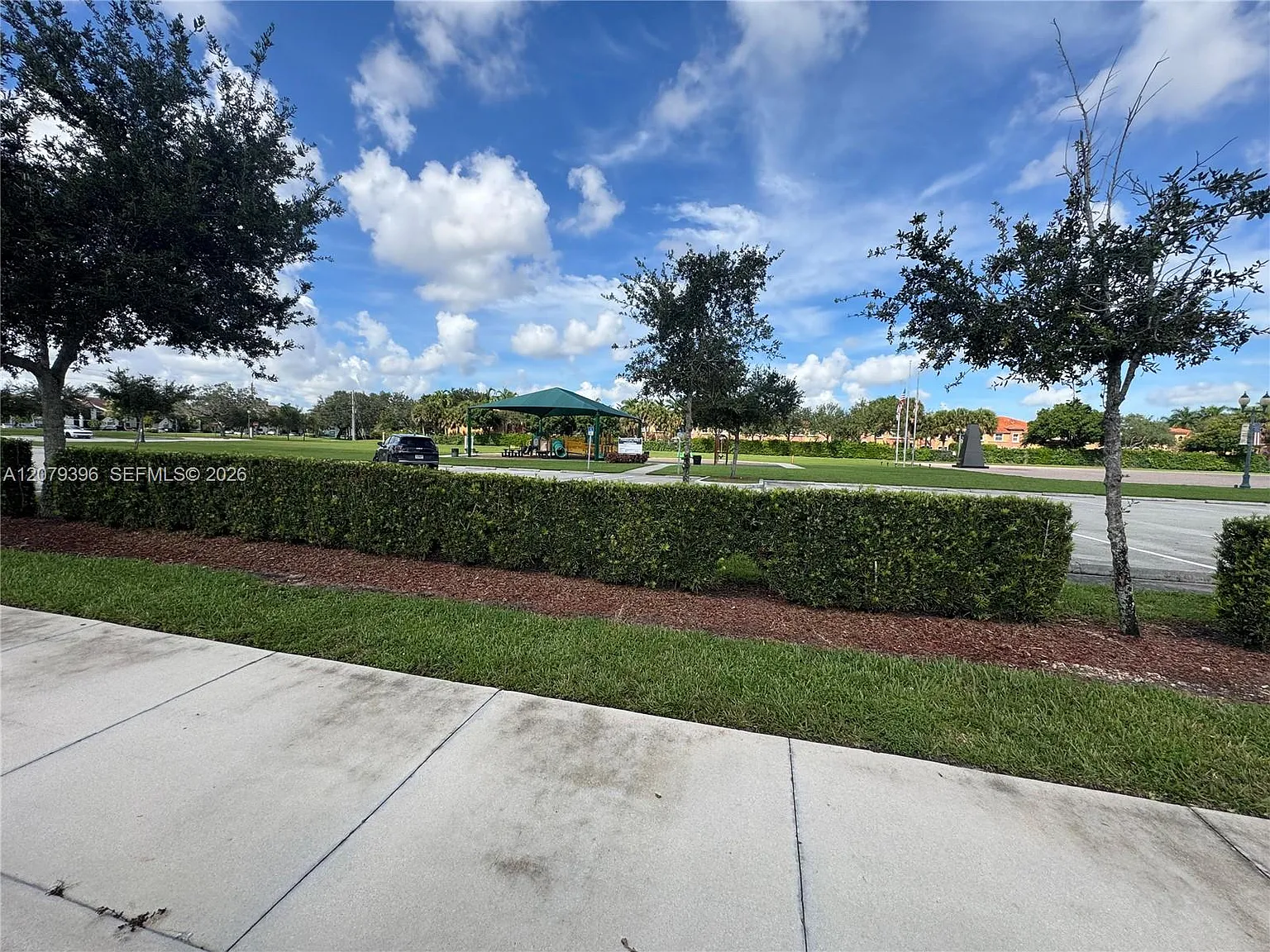 Hampton Isles Condo — Photo 2