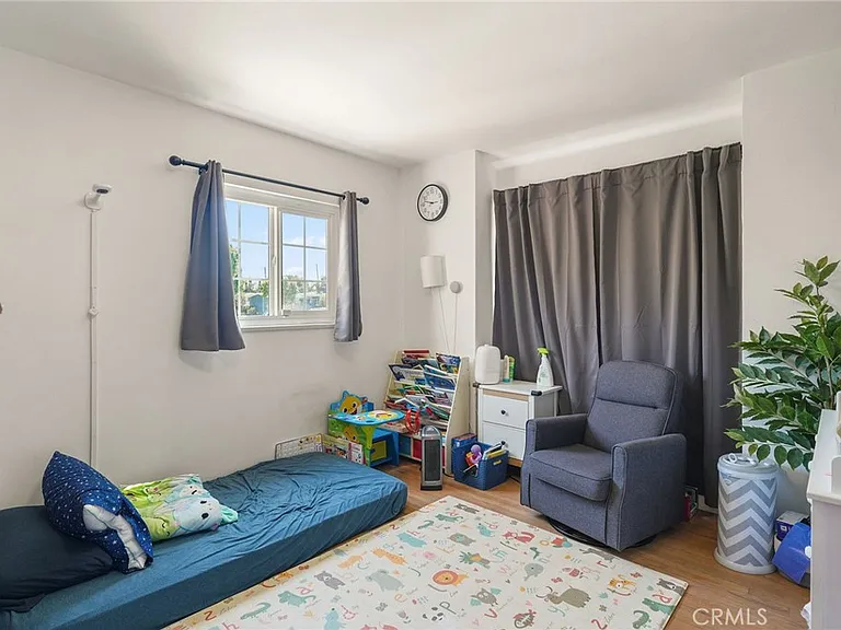 2358 Snowden Ave — Photo 21
