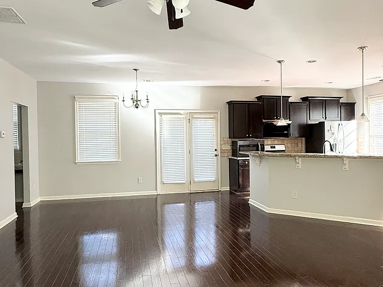 785 Village Field Ct — Photo 4