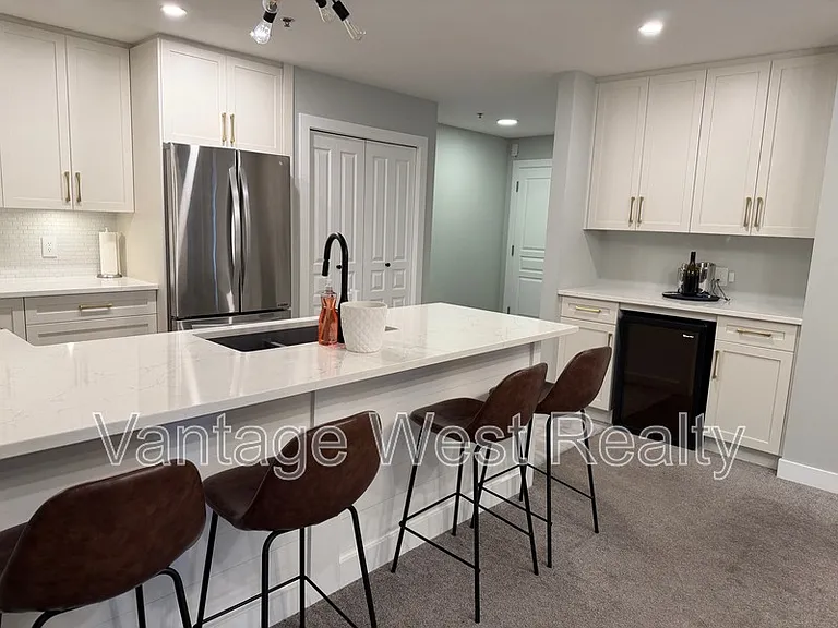 1099 Sunset Dr #228 — Photo 3