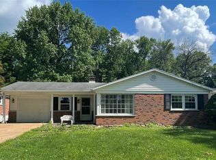 1590 Zurich Dr, Florissant, MO 63031